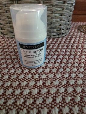 Beauty Society "To The Rescue" Acne-Fighting Foaming Facial - White & Light Blue